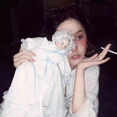 美女个性霸气微信头像图片(优选18张)