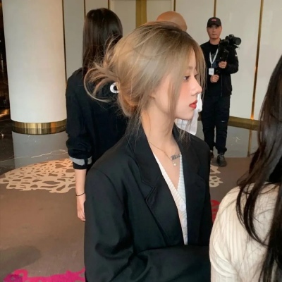 女孩头像霸气高冷头像(精选28张)