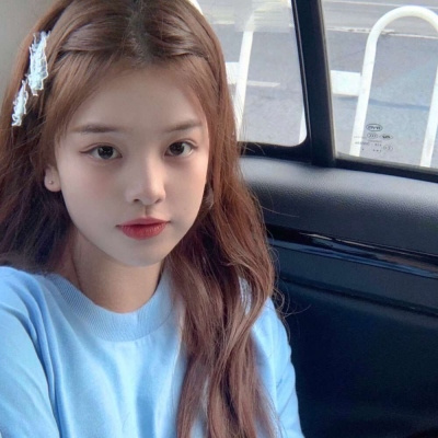 ins风雾霾蓝治愈系女生头像(精选16张)