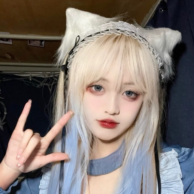 ins风雾霾蓝治愈系女生头像(精选16张)