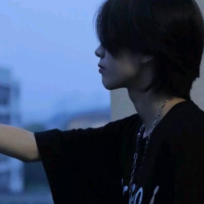 帅气伤感的男生侧脸头像图片大全(精选18张)