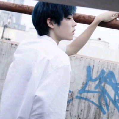 帅气伤感的男生侧脸头像图片大全(精选18张)