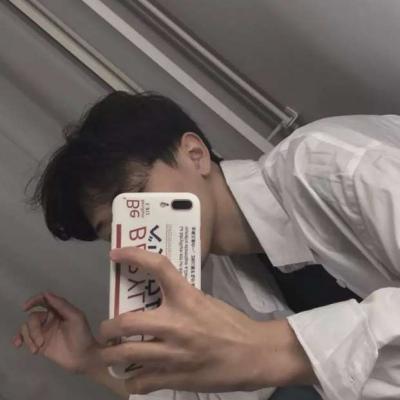 帅气伤感的男生侧脸头像图片大全(精选18张)