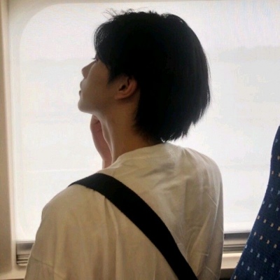 帅气伤感的男生侧脸头像图片大全(精选18张)