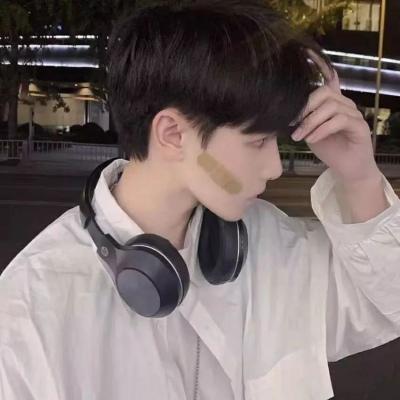 帅气伤感的男生侧脸头像图片大全(精选18张)