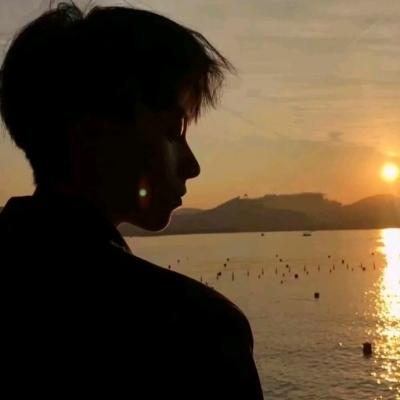 帅气伤感的男生侧脸头像图片大全(精选18张)