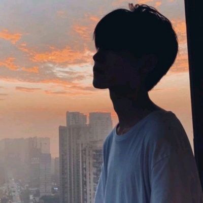 帅气伤感的男生侧脸头像图片大全(精选18张)