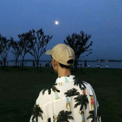 一个孤独的人适合用什么头像(优选18张)