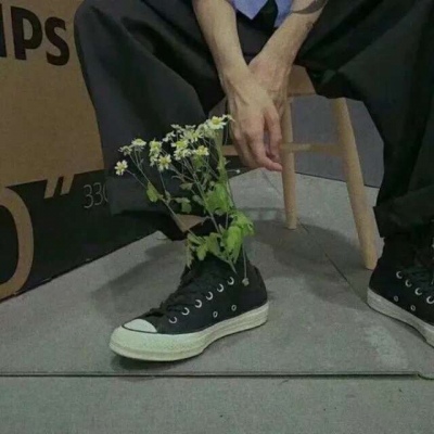 一个孤独的人适合用什么头像(优选18张)