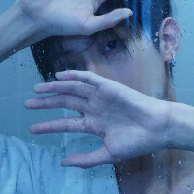 一个孤独的人适合用什么头像(优选18张)