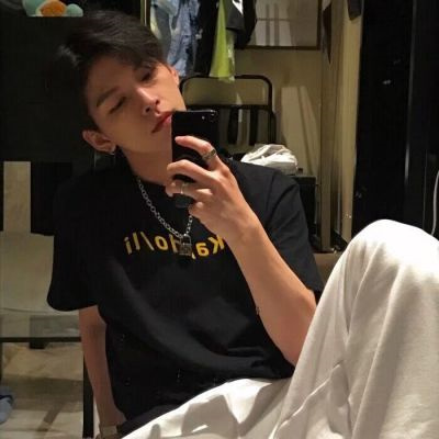 一个孤独的人适合用什么头像(优选18张)