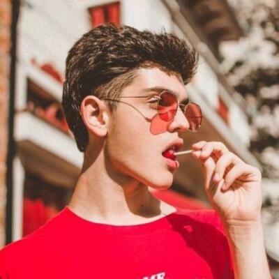 颓废男生欧美风格头像图片(共18张)