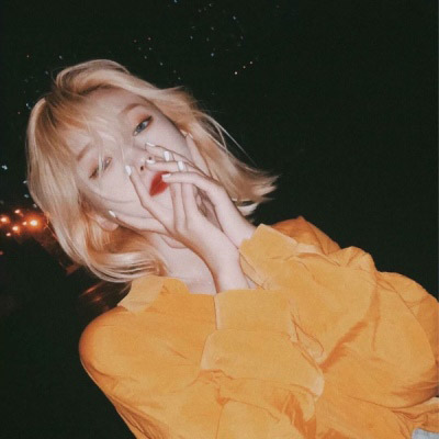 特别颓废丧的女生头像图片(共16张)