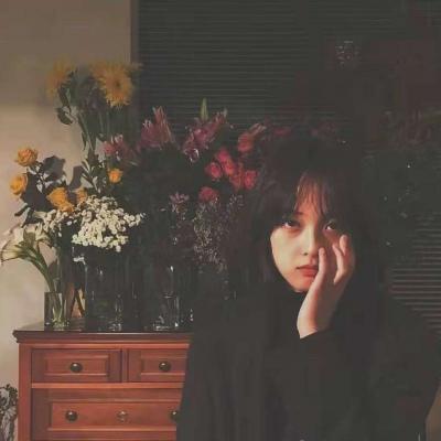 特别颓废丧的女生头像图片(共16张)