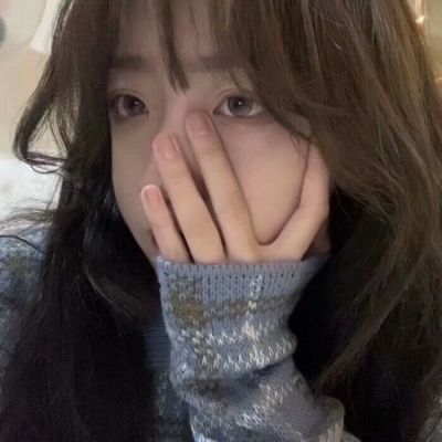 简约性冷淡小众女头像图片(优选16张)