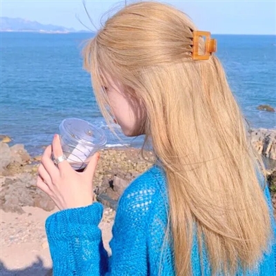 2023年新款不露脸女生头像(精选16张)