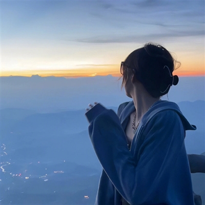 2023年新款不露脸女生头像(精选16张)