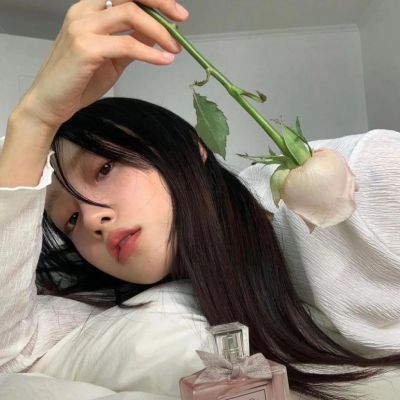 高颜值气质女生头像图片(共14张)