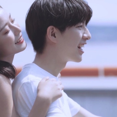 青春情侣头像一人一张(共16张)