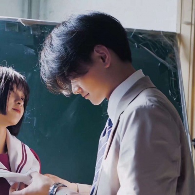 青春情侣头像一人一张(共16张)