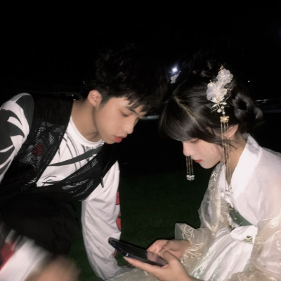 青春好看的情侣头像大全图片(共16张)