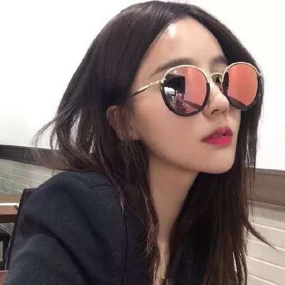 超好看的女生戴墨镜头像大全(16张)