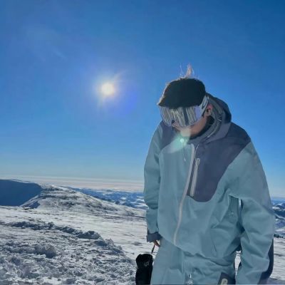 超级帅气的冷酷风格的男头像图片(优选20张)