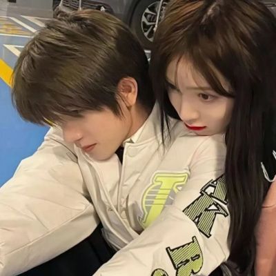 宠溺情侣头像一人一张(精选18张)