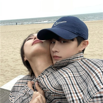 超甜超宠溺情侣头像(优选18张)