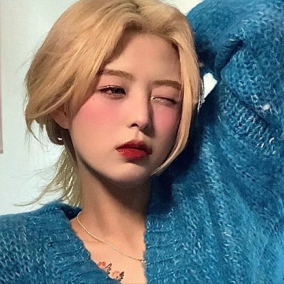 2023最火微博女生头像图片(精选18张)