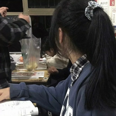 2023最火微博女生头像图片(精选18张)