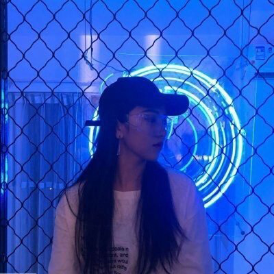 超级好看的蓝色系女生头像(共16张)