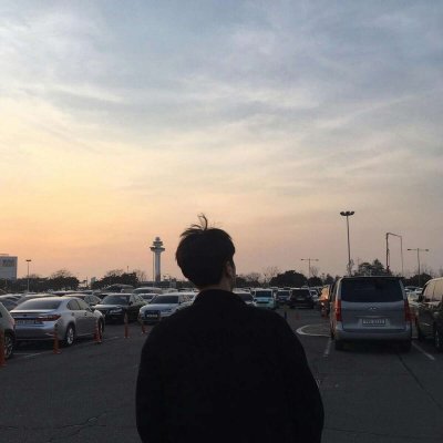 高清好看的帅气冷酷男生背影头像图片大全(共16张)