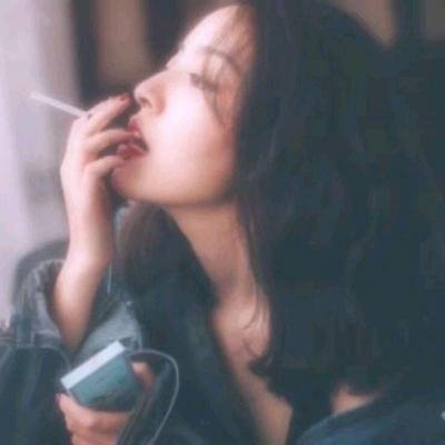 超拽头像女生霸气颓废图片大全(18张)