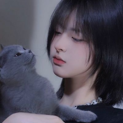 超伤感颓废女生头像(精选18张)