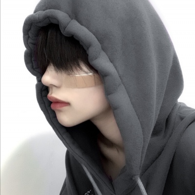 成熟小众风格高颜值男生头像图片(精选18张)