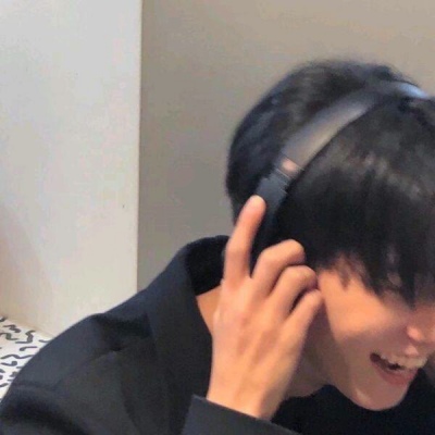 成熟小众风格高颜值男生头像图片(精选18张)