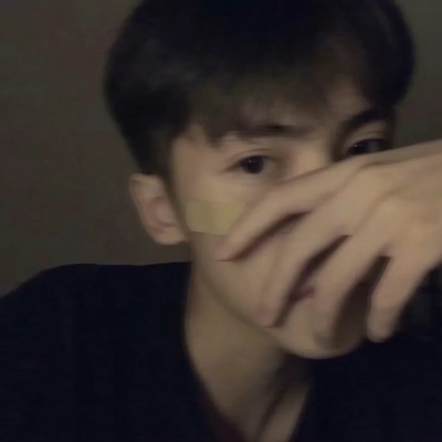 成熟小众风格高颜值男生头像图片(精选18张)