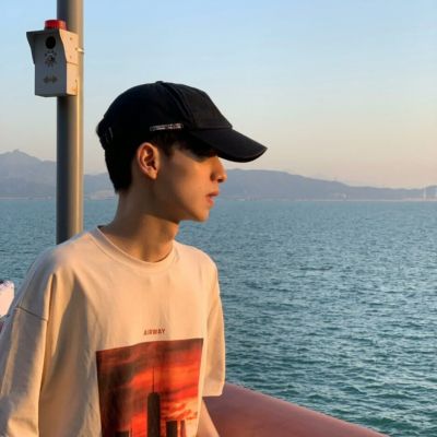 成熟小众风格高颜值男生头像图片(精选18张)