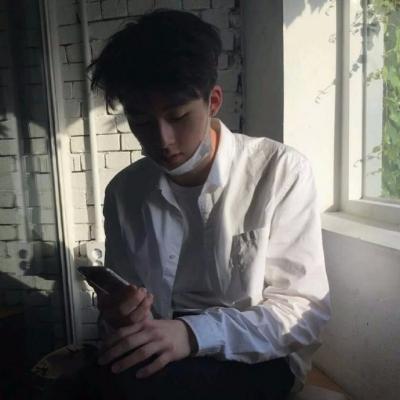 帅气超拽的男生qq头像图片(18张)