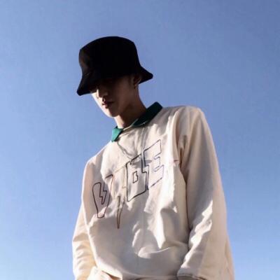 帅气超拽的男生qq头像图片(18张)