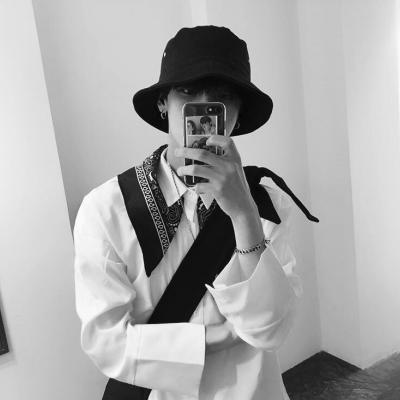 帅气超拽的男生qq头像图片(18张)