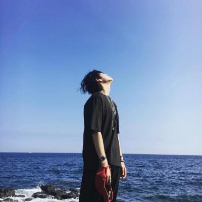 帅气超拽的男生qq头像图片(18张)