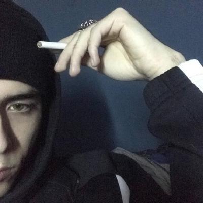 帅气超拽的男生qq头像图片(18张)