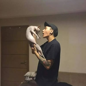 帅气超拽的男生qq头像图片(18张)