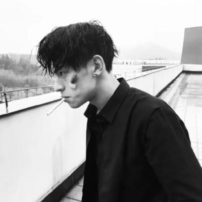 帅气超拽的男生qq头像图片(18张)