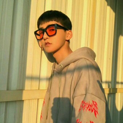 高清阳光帅气男生头像(优选18张)