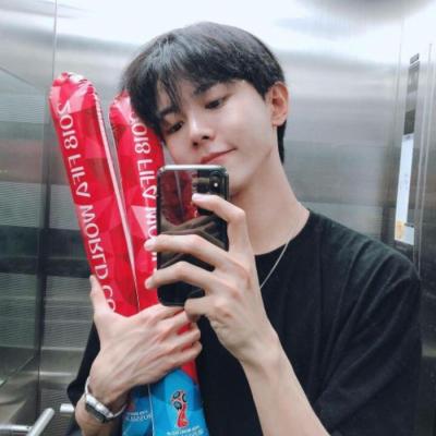 高清阳光帅气男生头像(优选18张)