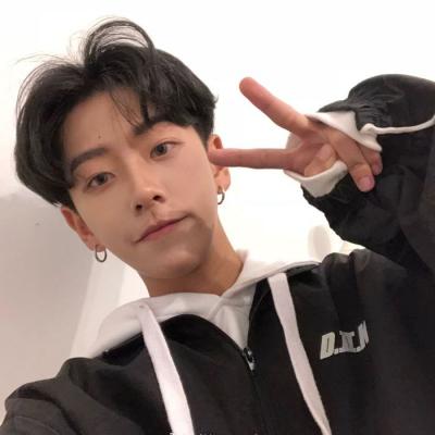 高清阳光帅气男生头像(优选18张)