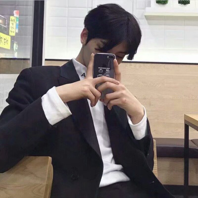 霸气西装男头像图片(18张)